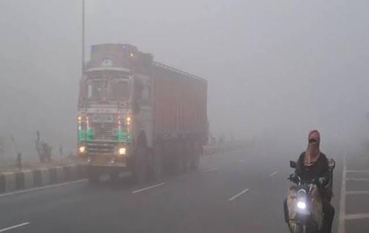 Weather Alert:ठंड से बेहाल हुए झारखंड के लोग, गिरते पारे और बर्फीली हवाओं ने बढ़ाई टेंशन