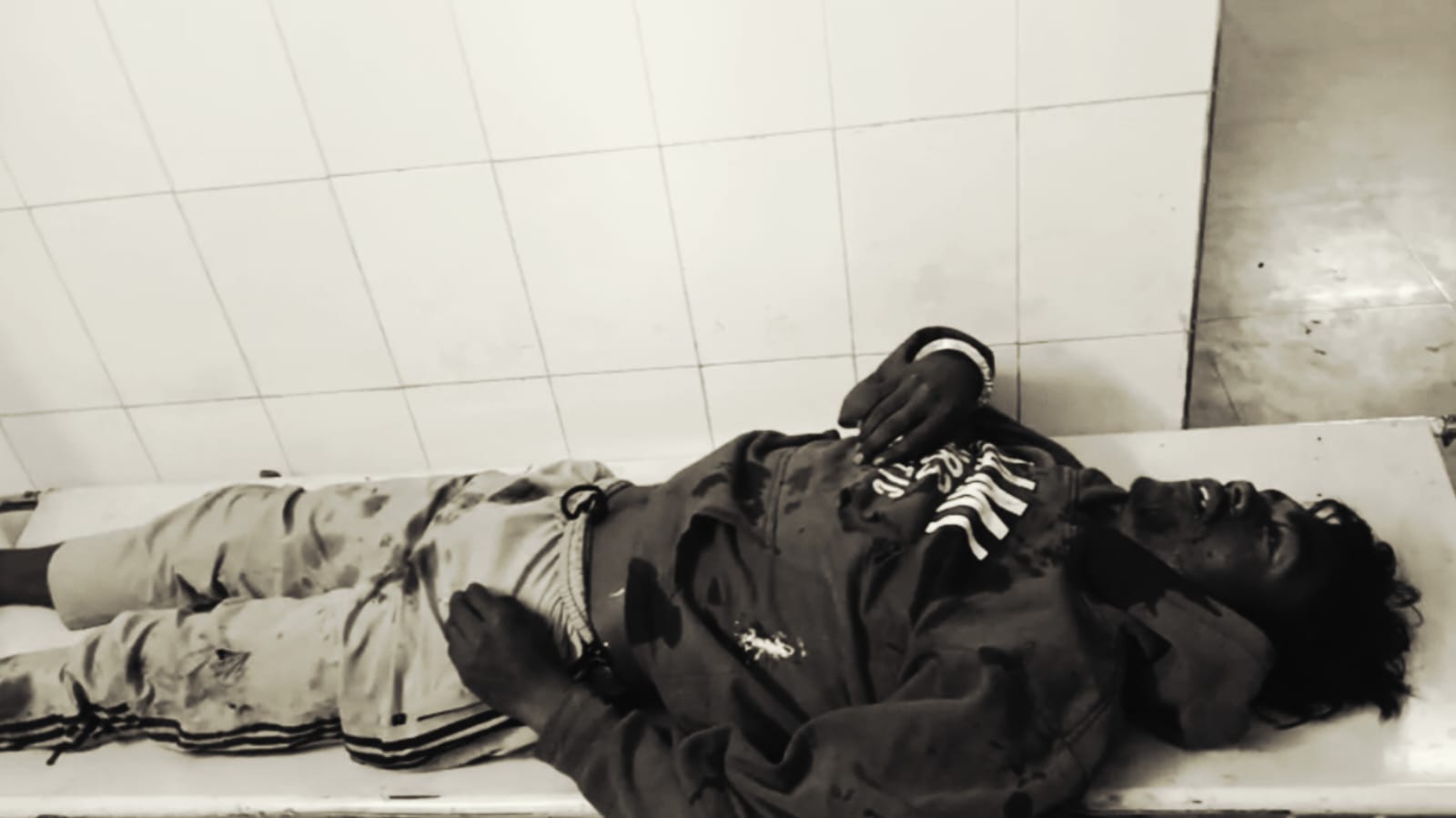 झरिया में तेज रफ्तार का कहर, खड़ी ट्रक से टकराई बाइक, दो युवकों की दर्दनाक मौत