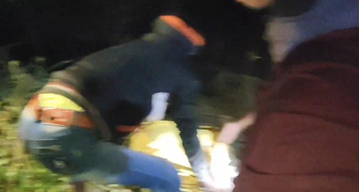 भांजे की गर्लफ्रेंड से  मामा करने लगा इलू-इलू , फिर जब भांजे को लगी इसकी भनक तो कर दिया भयानक कांड