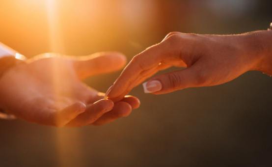 मैं तुमसे बोर हो चुका हूँ ! अगर बिना वजह छोड़ रहा है पति, तो क्या कर सकती है पत्नी, पढ़ें कानूनी अधिकार