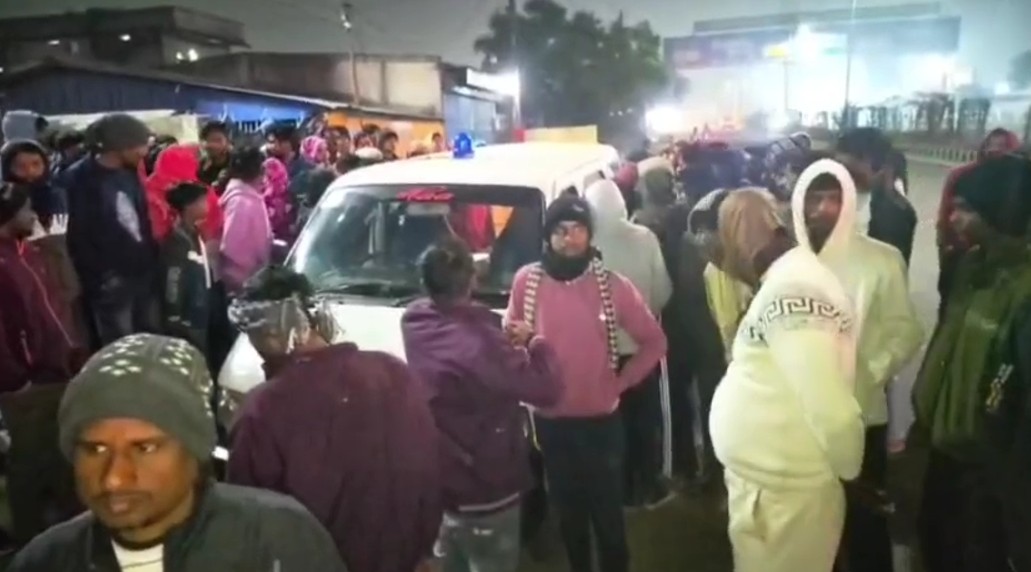 धनबाद : बेकाबू कार ने ली महिला की जान, हादसे में युवक की हालत नाजुक