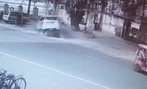 बाप रे ! रॉन्ग साइड कार ने साइकिल सवार को उड़ाया, CCTV में कैद हादसा, देखिए 9 सेकंड का खौफनाक मंजर 