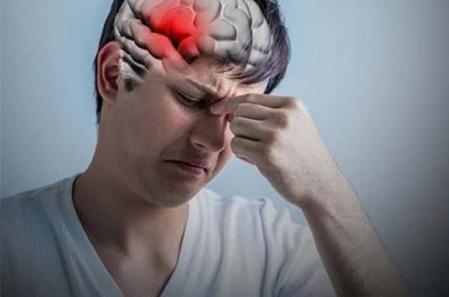 ठंड बढ़ते ही ब्रेन हेमरेज का बढ़ा खतरा, जान लें संकेत और बचाव का तरीका वरना ये हो सकता है जानलेवा 