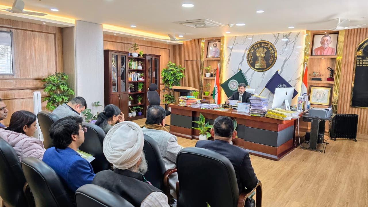 डीसी का सख्त आदेश: नियम नहीं माननेवालों का लाइसेंस होगा सस्पेंड,आईवीएफ क्लिनिको को मिला निर्देश