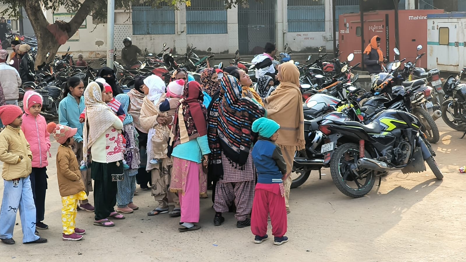 रात भर लापता था शक्स ,सुबह मिला विभत्स स्थिति में शव, परिजनों ने लगाया हत्या का आरोप ,पुलिस ने साधा मौन 