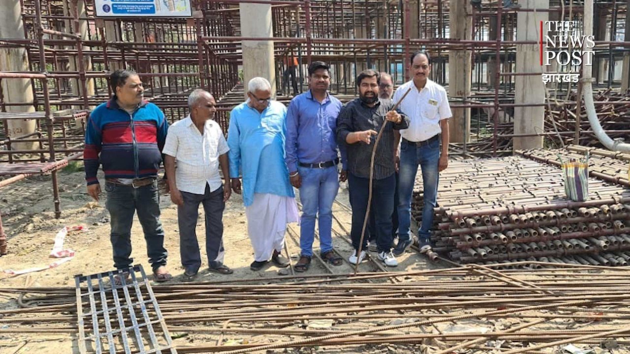 पानी टंकी निर्माण में घटिया सामग्री लगाने का आरोप, काम ठप, सामग्री की लैब में होगी जांच