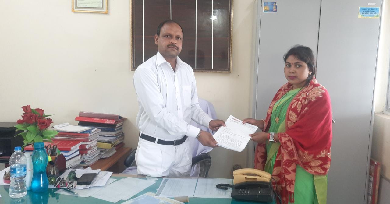 बरवाडीह में पलामू एक्सप्रेस, सासाराम और वाराणसी एक्सप्रेस के ठहराव नहीं होने पर उग्र आंदोलन की चेतावनी