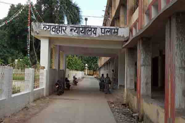 पिता पुत्री दोहरे हत्याकांड में कोर्ट ने तीन लोगों को सुनाया आजीवन कारावास की सज़ा