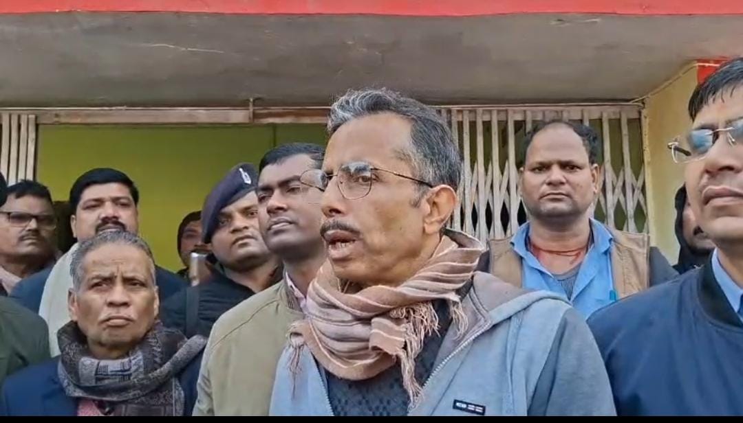 Breaking: राजस्व अधिकारी 65 हजार घूस लेते गिरफ्तार, निगरानी की टीम ने दबोचा 