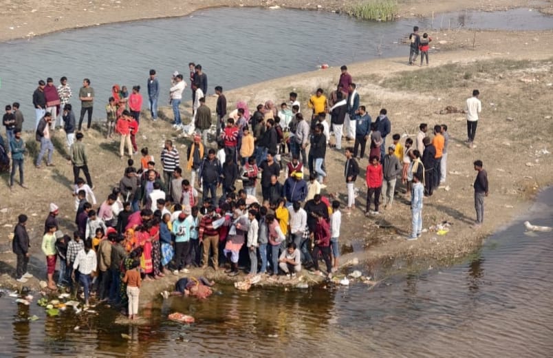 मुजफ्फरपुर में बूढ़ी गंडक की धारा से चार शव बरामद,  हत्या या आत्महत्या जांच में जुटी पुलिस 