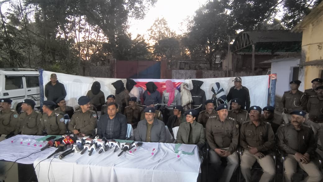 रांची से बड़ी खबर : अंश-अंशिका मामले में अंतरराज्य बच्चा चोर गिरोह का मिला कनेक्शन, 12 मासूम बरामद, 13 आरोपी गिरफ्तार