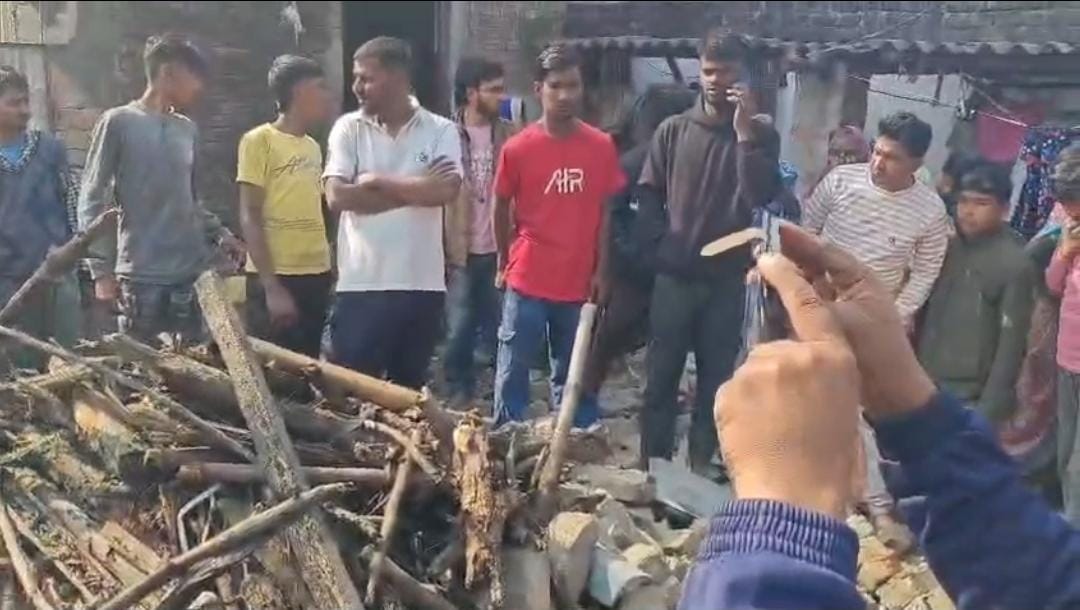सीवान में पटाखा बम बनाते समय जोरदार विस्फोट, एक की मौत, जांच में जुटी पुलिस 