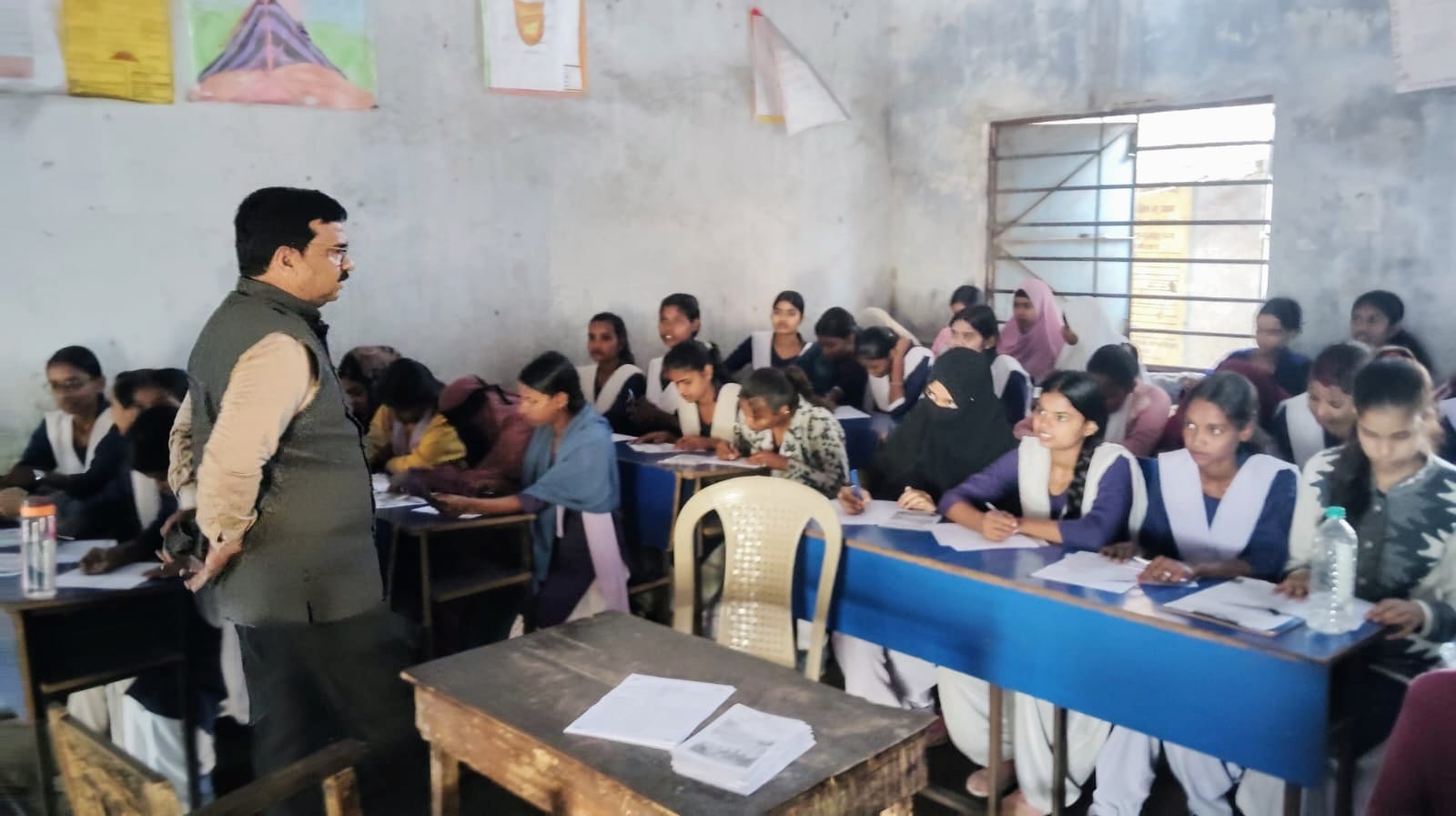 डीसी की पहल पर धनबाद में क्या हुई नई शानदार शुरुआत ,शत -प्रतिशत उपस्थिति के साथ कैसे पूरी हुई प्री-बोर्ड परीक्षाएं!!