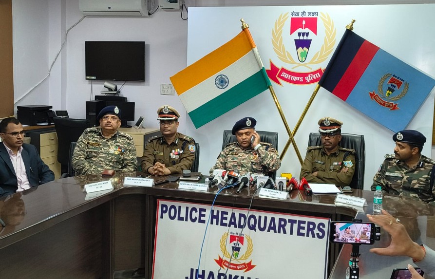 बड़ी खबर: अब तक की सबसे बड़ी कामयाबी, करीब 4 करोड़ के इनामी नक्सली ढ़ेर, टॉप कमांडर का खात्मा