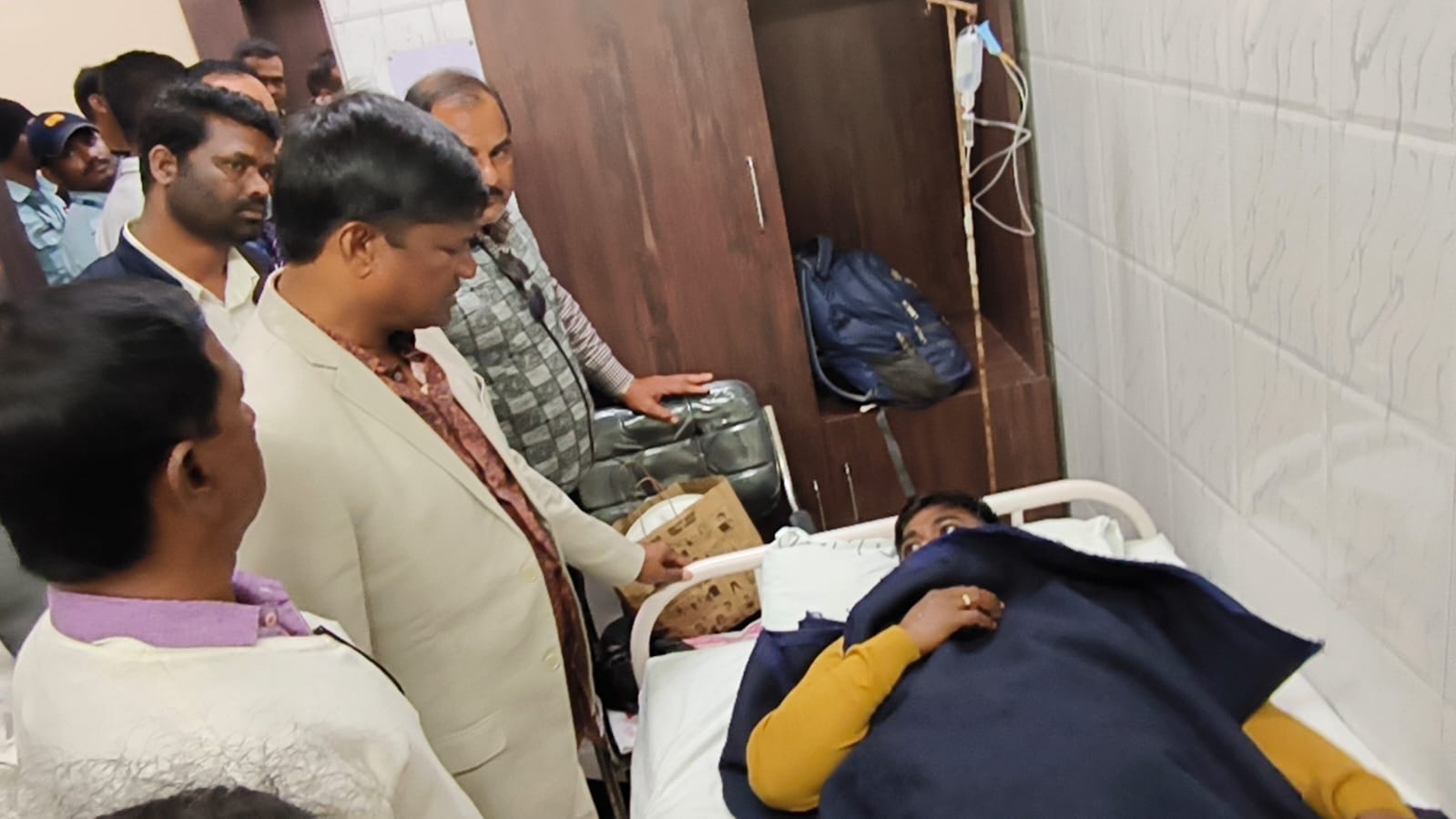 आउटसोर्स कंपनी विवाद: सांसद ढुल्लू महतो ने सीएमडी को कहा -कंपनी को ब्लैकलिस्ट कीजिये, मालिकों पर नेम्ड एफआईआर करायें