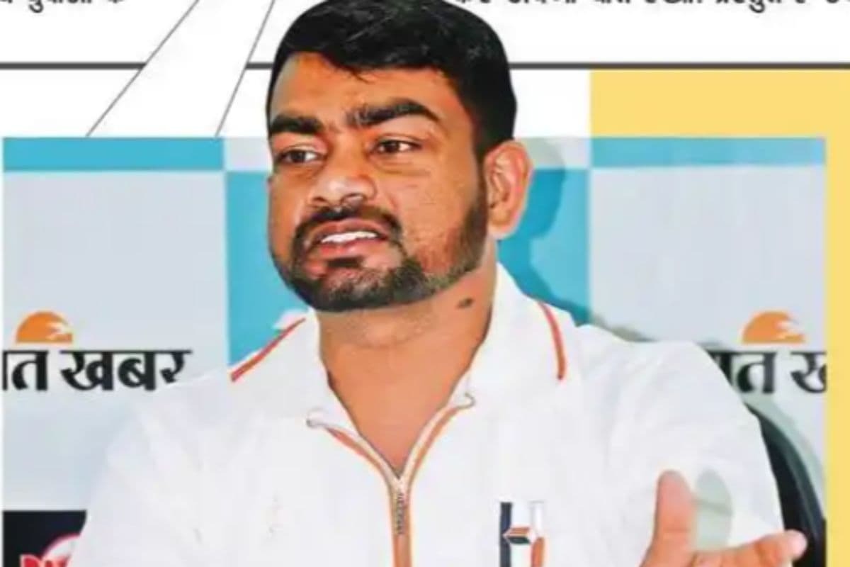 शहर की सरकार: चर्चित विधायक जयराम महतो की पार्टी के कैंची छाप पर क्यों उठा विवाद ,अब आगे क्या?