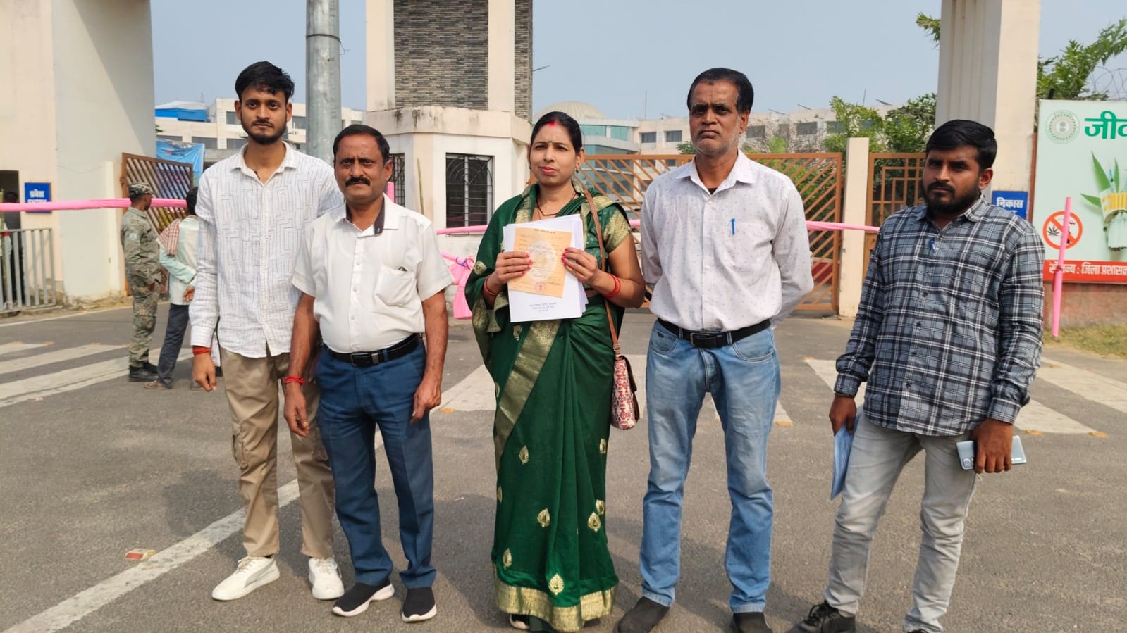 धनबाद नगर निकाय चुनाव: वकीलों की हड़ताल से नामांकन प्रक्रिया सुस्त, नामांकन केंद्र से मायूस लौट रहे प्रत्याशी