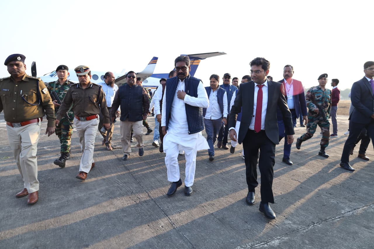 झामुमो का 47वां झारखंड दिवस समारोह, सीएम पहुंचे दुमका