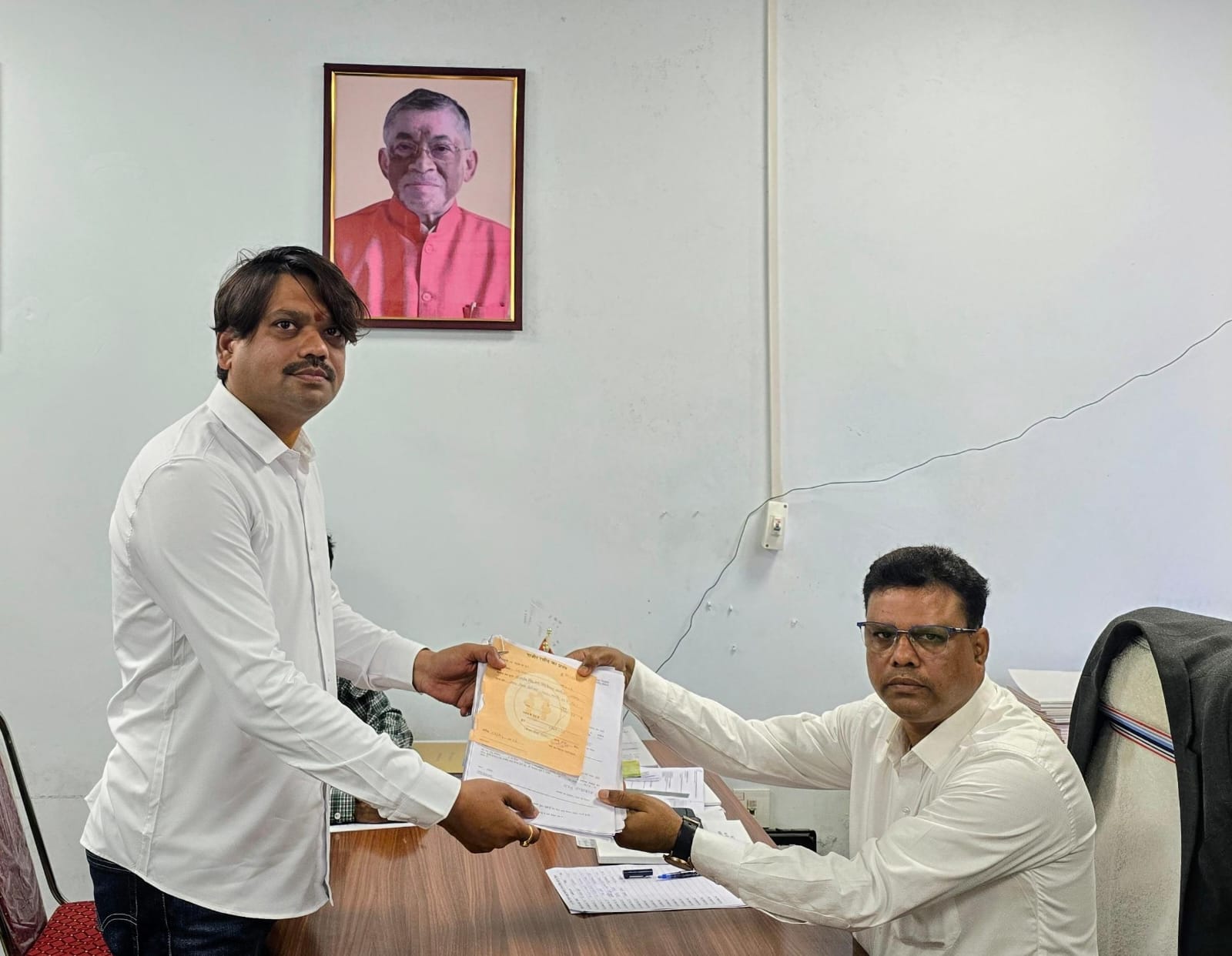 धनबाद में शहर की सरकार: अंतिम दिन मेयर पद के जानिए  -कितने उम्मीदवारों ने किया नामांकन!