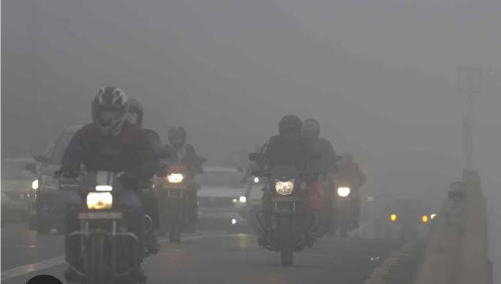 Weather Alert:फिर चार डिग्री गिरा झारखंड का पारा, सुबह-शाम की ठंड से साल स्वेटर ओढ़ने को मजबूर हुए लोग