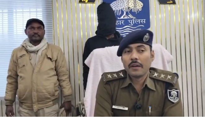 Dacoity case exposed, Barh police arrested notorious dacoit from Tamil Nadu | डकैती कांड का पर्दाफाश, बाढ़ पुलिस ने कुख्यात डकैत को तमिलनाडु से किया गिरफ्तार