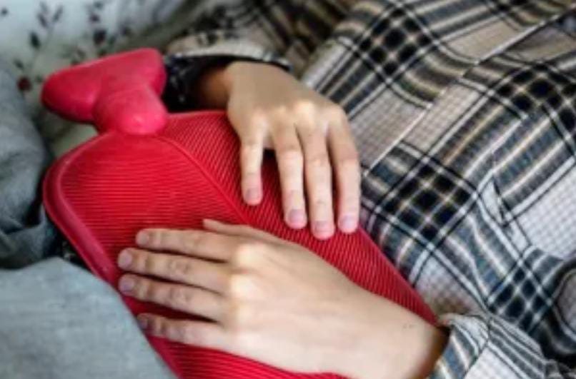 बेशर्मी की हद! पीरियड के असहनीय दर्द से तड़प रही थी महिला, जब मांगी लीव तो बॉस ने कही ऐसी बात कि ....