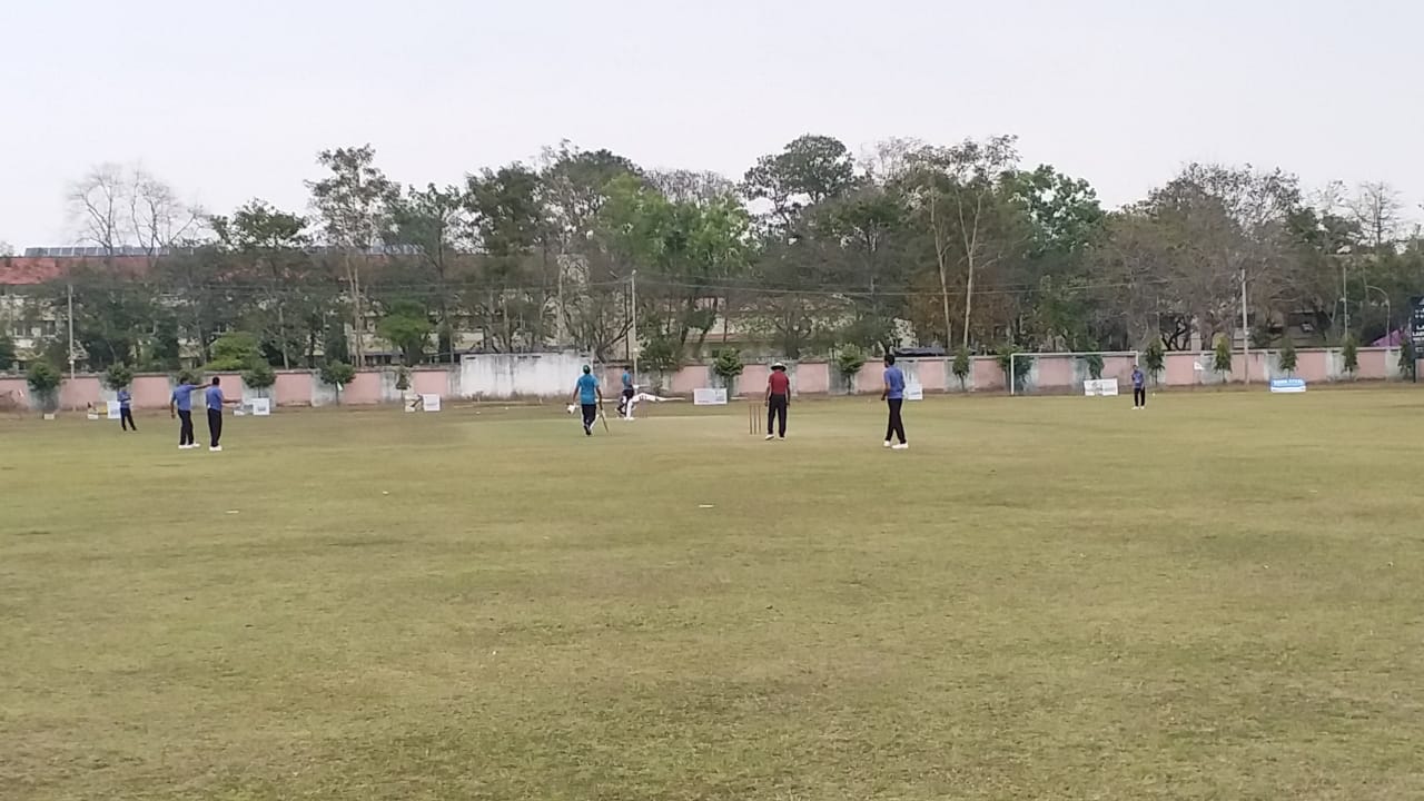 मीडिया कप क्रिकेट टूर्नामेंट का फाइनल : गंगा और मयूराक्षी टीम के बीच मुकाबला हुआ टाई, टाटा steel के एम डी. टीवी नरेन्द्रन सहित कई लोग हुए शामिल