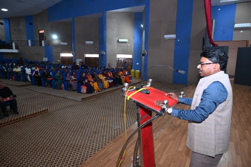 पाकुड़ में नगरपालिका चुनाव को लेकर उम्मीदवारों के साथ बैठक, दी गई जानकारी