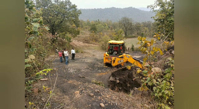 बोकारो : कारीपानी जंगल में कोयले के अवैध सुरंगों को कराया गया ध्वस्त