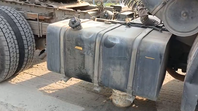 कई ट्रको से डीजल ले उड़े चोर, बिहार के बाढ़ में चोरी की अजीबोगरीब दास्तां