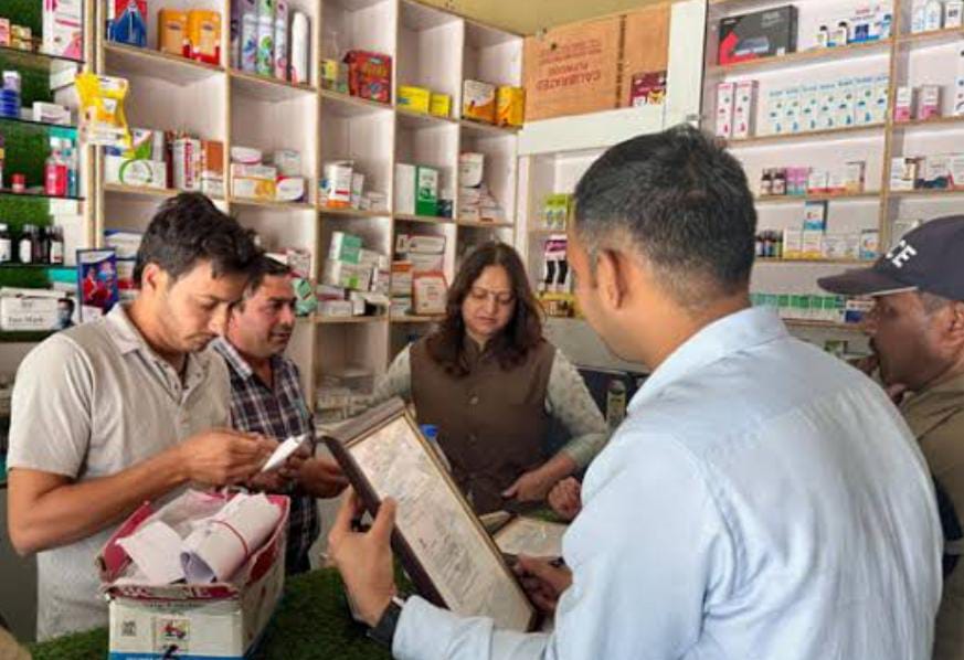 डॉक्टर की सलाह लिए बिना दवा खरीद बिक्री करने पर जेल तक जा सकते है आप!जानिए क्या है पूरा नियम