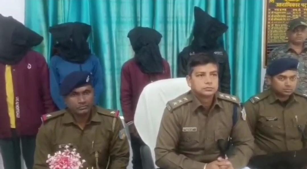 पत्नी छोड़ कर गई मायके तो  अवैध संबंध के शक में पति ने गाँव के युवक की कर दी हत्या