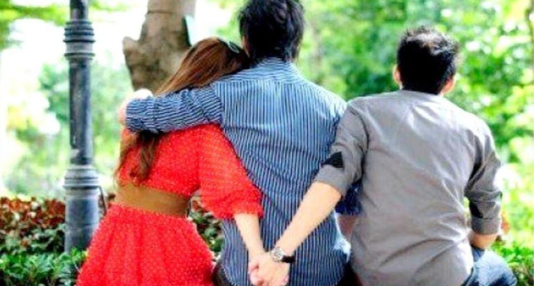 प्यार के लिए कुछ भी करेगा! बॉयफ्रेंड के करीब आ रही थी दूसरी लड़की, नहीं हुआ बर्दाश्त और कर बैठी ये कांड