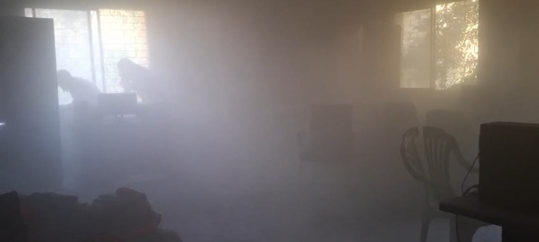 गिरिडीह डुमरी प्रखंड कार्यालय के ऑपरेटर रूम में लगी आग, धुआं-धुआं हुआ पूरा परिसर 