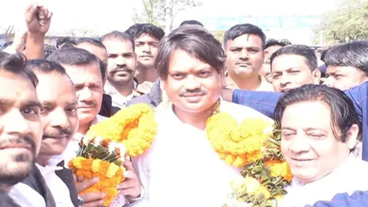 BREAKING: बागी उम्मीदवारों पर अब चलेगा चाबुक, धनबाद के संजीव सिंह समेत तीन और प्रदेश के डेढ़ दर्जन को नोटिस