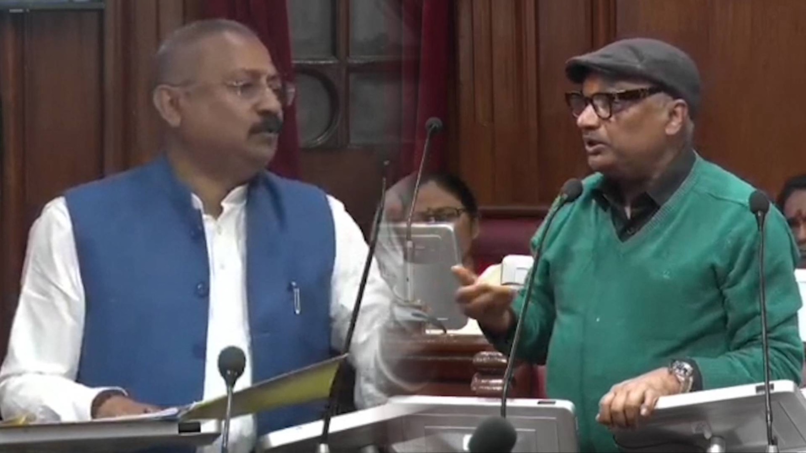 पटना में आरजेडी एमएलसी और मंत्री अशोक चौधरी आमने-सामने, जानिए किसने क्या कहा ...