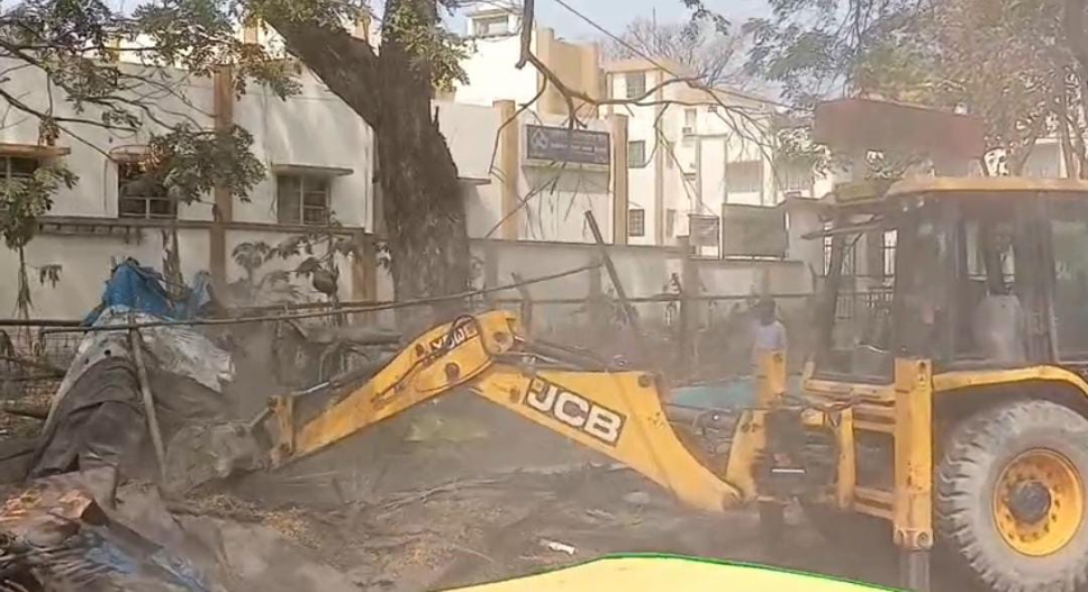 जमशेदपुर:राष्ट्रपति द्रौपदी मुर्मू के प्रस्तावित दौरे को लेकर प्रशासन अलर्ट, हटाया गया अतिक्रमण