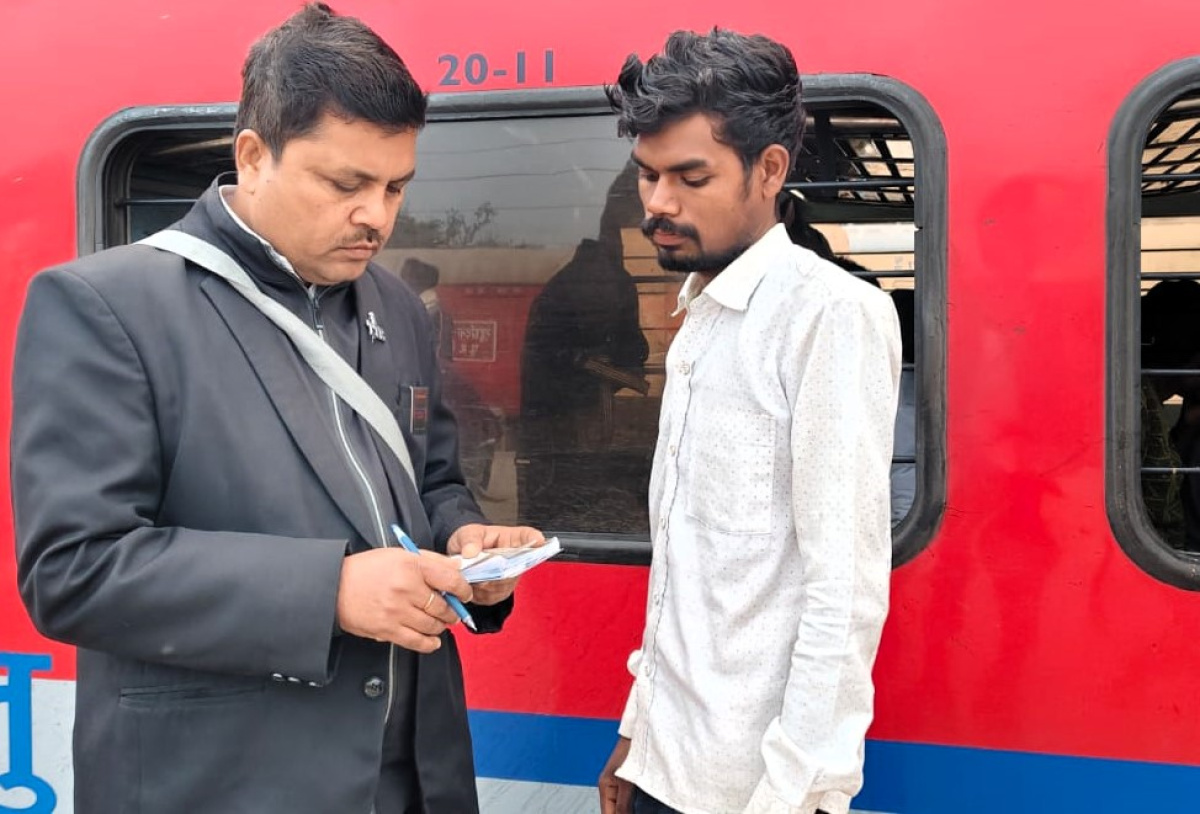Railway News:रेलवे का दस्ता उतरा प्लेटफॉर्म पर तो इतने लाख जुर्माने की हो गई वसूली!