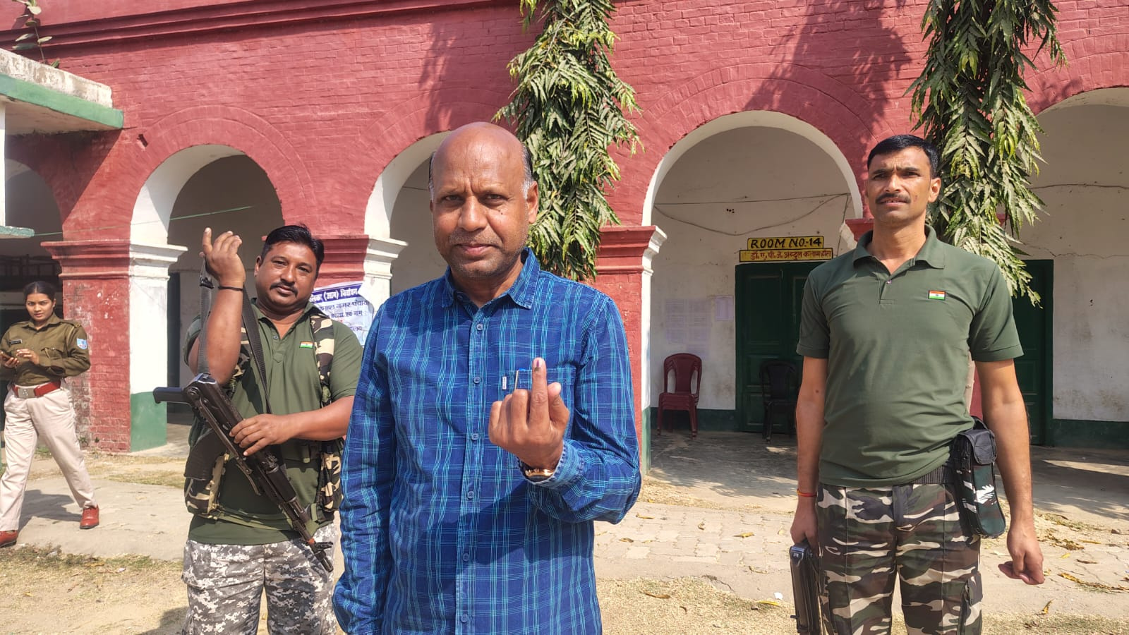 नगर निकाय चुनाव को लेकर साहिबगंज में उत्साह, राजमहल विधायक एमटी राजा ने भी डाला वोट