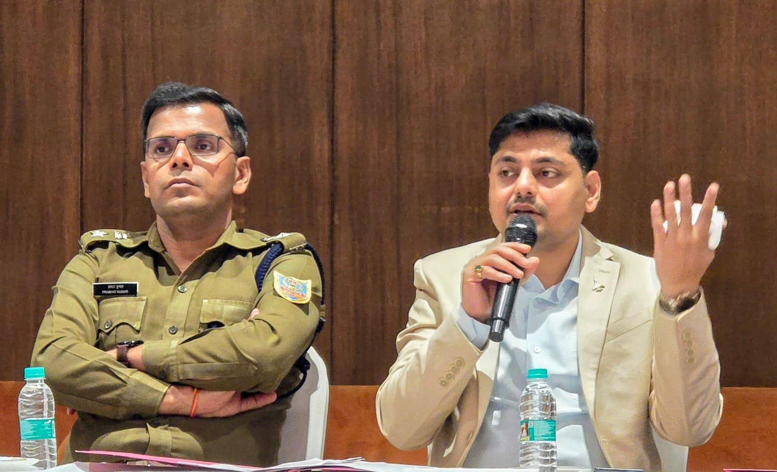 প্রাণিসম্পদমন্ত্রীর