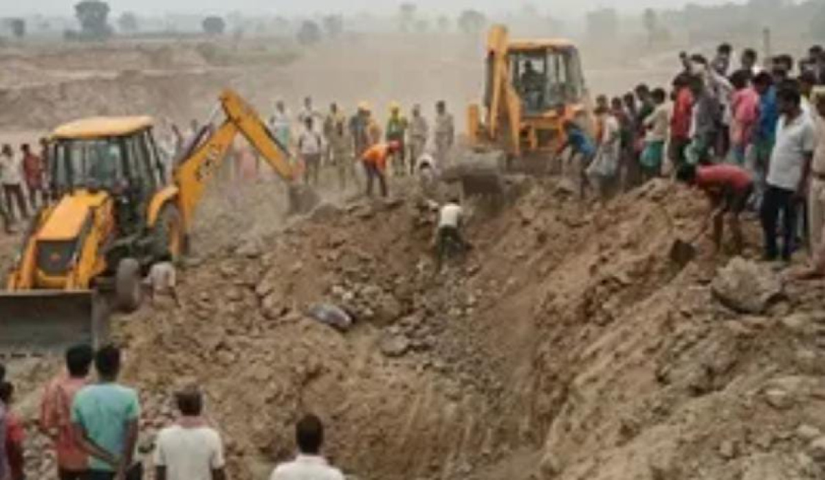 जामताड़ा में अवैध कोयला खनन के दौरान बड़ा हादसा, चाल धंसने से 8 लोग मलवा में दबे