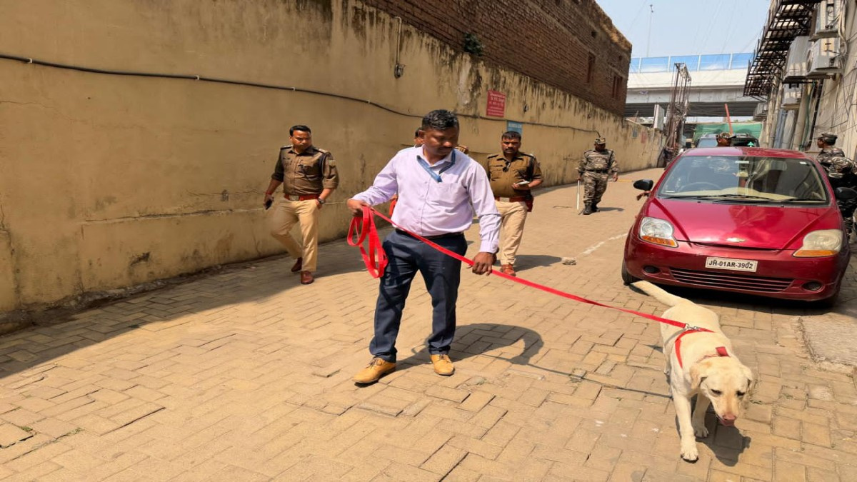 बड़ी खबर : रांची पासपोर्ट ऑफिस को बम से उड़ाने की मिली धमकी, जांच में जुटी पुलिस