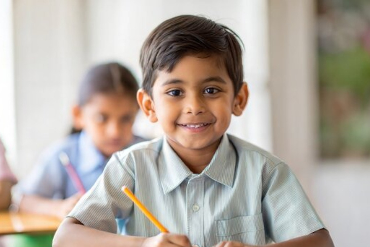 20% बोझ के लिए  रहिये तैयार - शिक्षा माफिया और किताब दुकानदारों की "अंडर हैंड डीलिंग " का खेल फिर हुआ शुरू