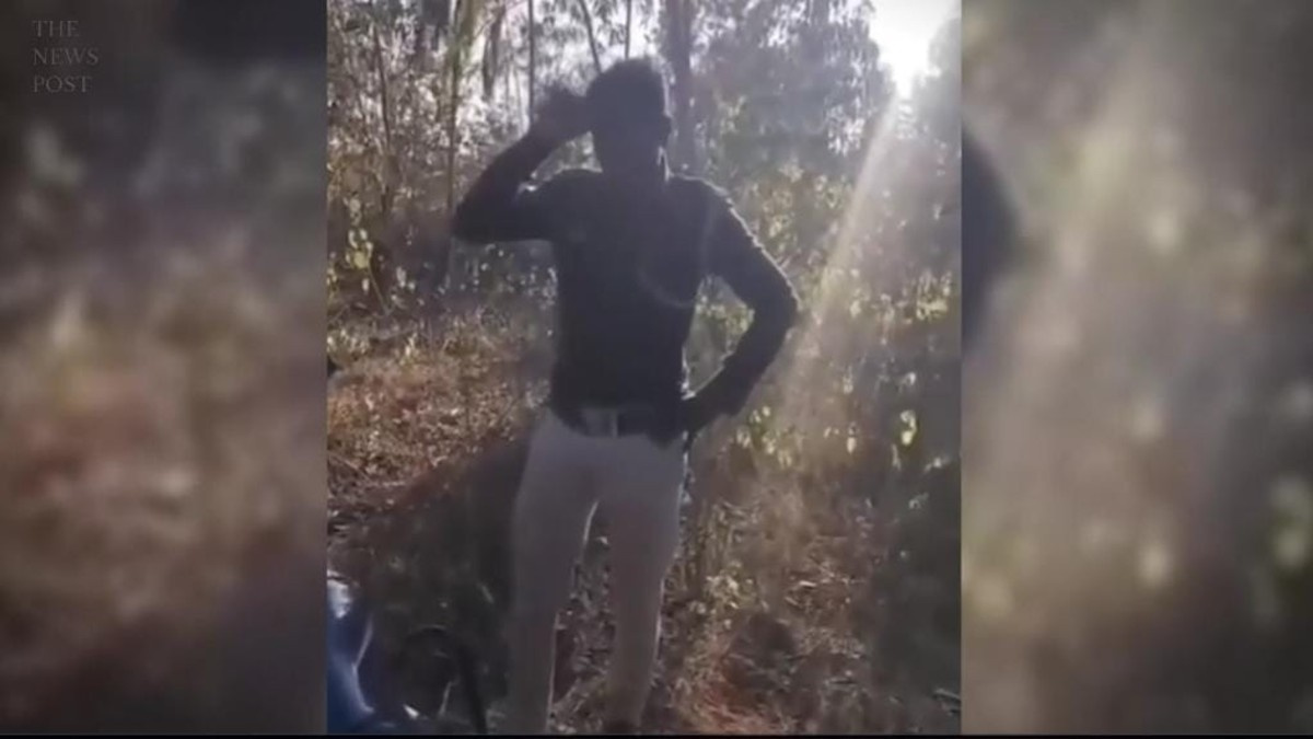 ड्यूटी छोड़ महिला मित्र के साथ पार्क में पुलिस वाला कर रहा था मस्ती, युवकों ने वीडियो बनाकर कर दिया वायरल