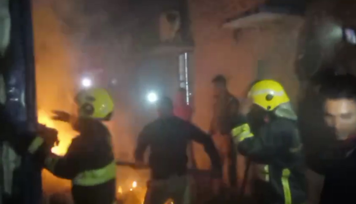 नवादा सदर अस्पताल परिसर के दवा स्टोर में लगी आग, सभी सामग्री जलकर खाक