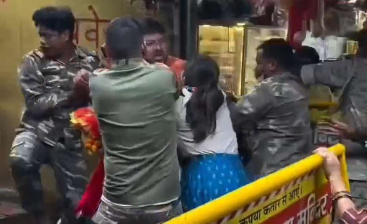 रणभूमि में तब्दील हुआ रजरप्पा का छिन्मस्तिका मंदिर, पुलिस ने श्रद्धालुओं पर जमकर बरसाया डंडा