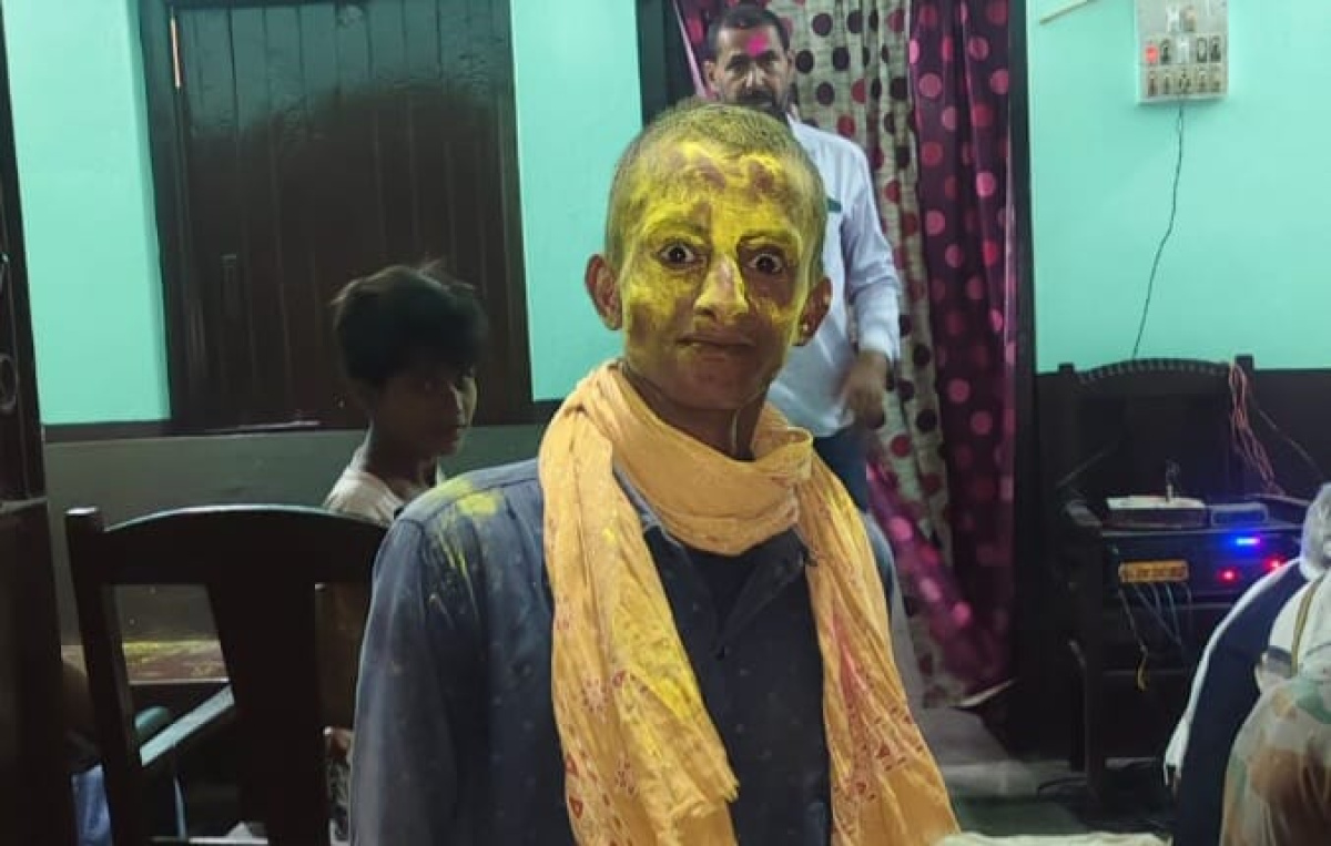 बाप रे! मोबाइल पर मैच देख रहा था नाबालिग , विकेट गिरने पर चिल्लाया तो दोस्त ने कर दिया खौफनाक कांड