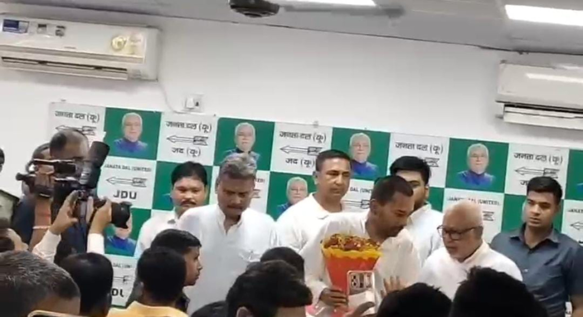 बिहार का CM कैसा हो....जदयू ऑफिस पहुंचते निशांत कुमार का हुआ भव्य स्वागत, खूब लगे नारे