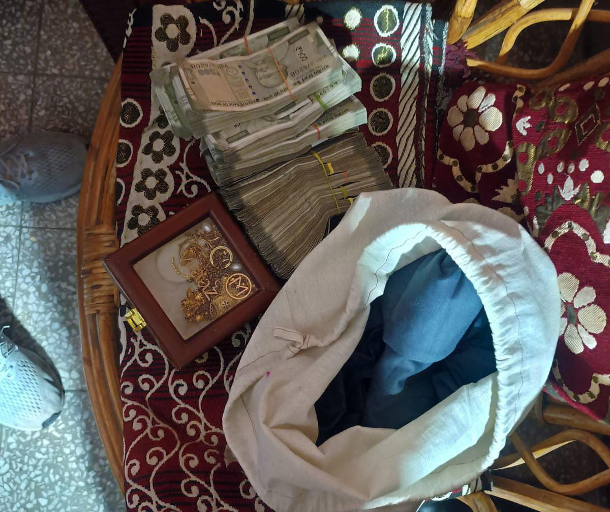 बिहार में विशेष निगरानी इकाई की छापेमारी, BMSICL के डीएम के कई ठिकानों पर रेड