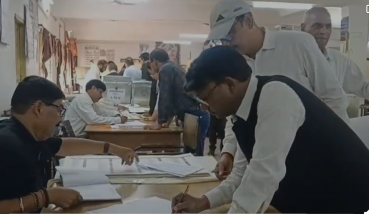 झारखंड स्टेट बार काउंसिल चुनाव, जमशेदपुर बार भवन में शांतिपूर्ण मतदान